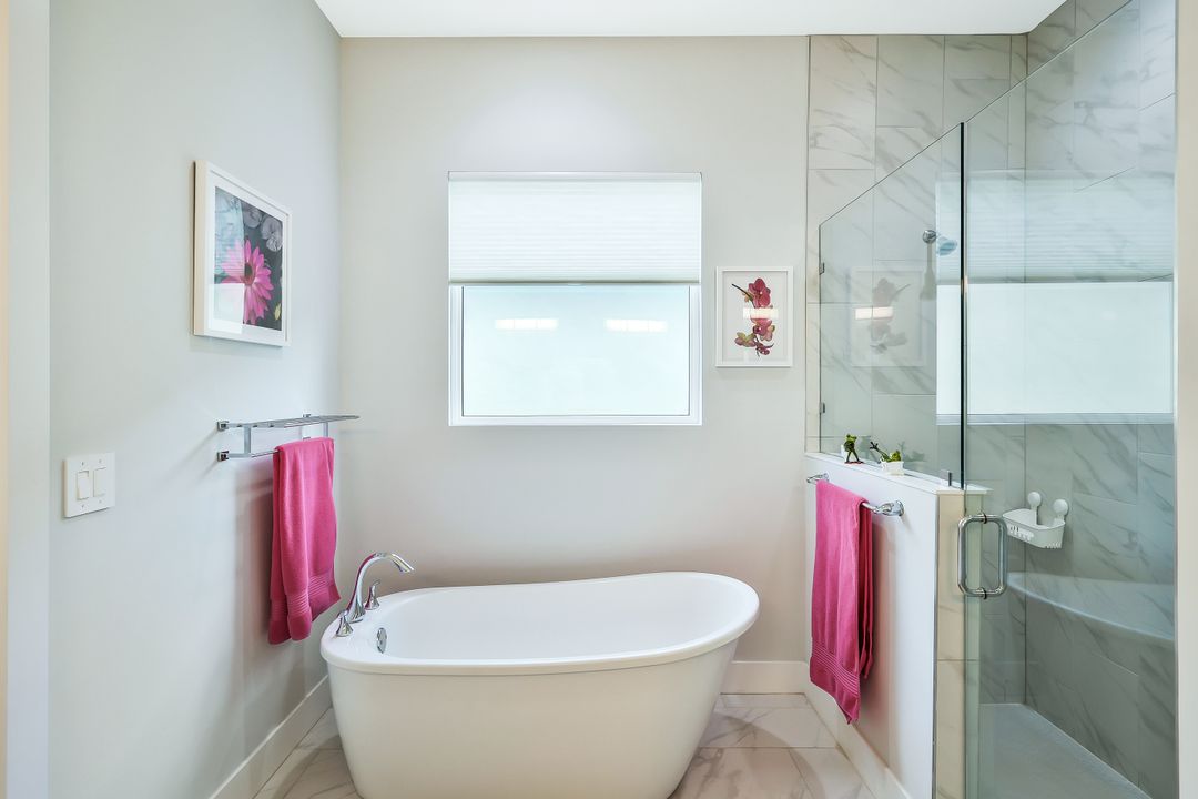 3754 Sapphire Cv Cir, Naples, FL 34114