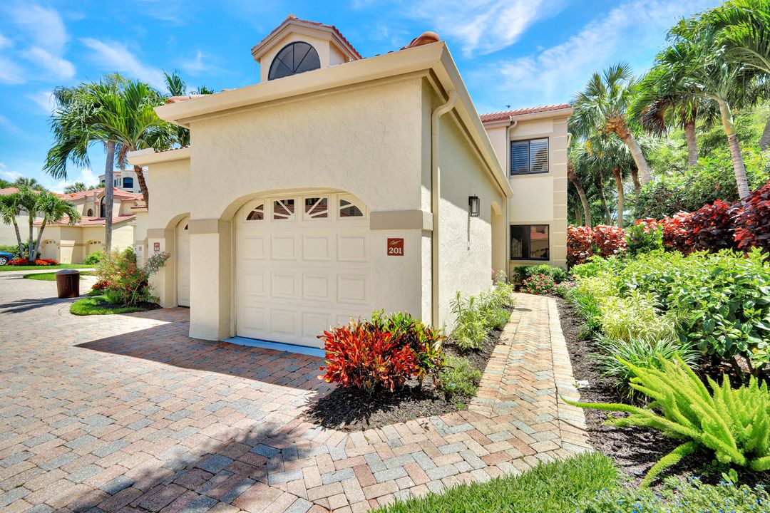 7056 Pelican Bay Blvd #201, Naples, FL 34108