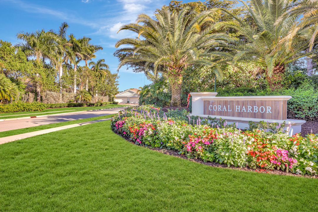 14863 Edgewater Cir, Naples, FL 34114