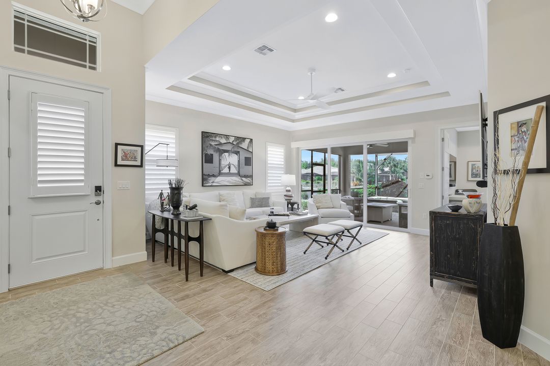 5665 Highbourne Dr, Naples, FL 34113