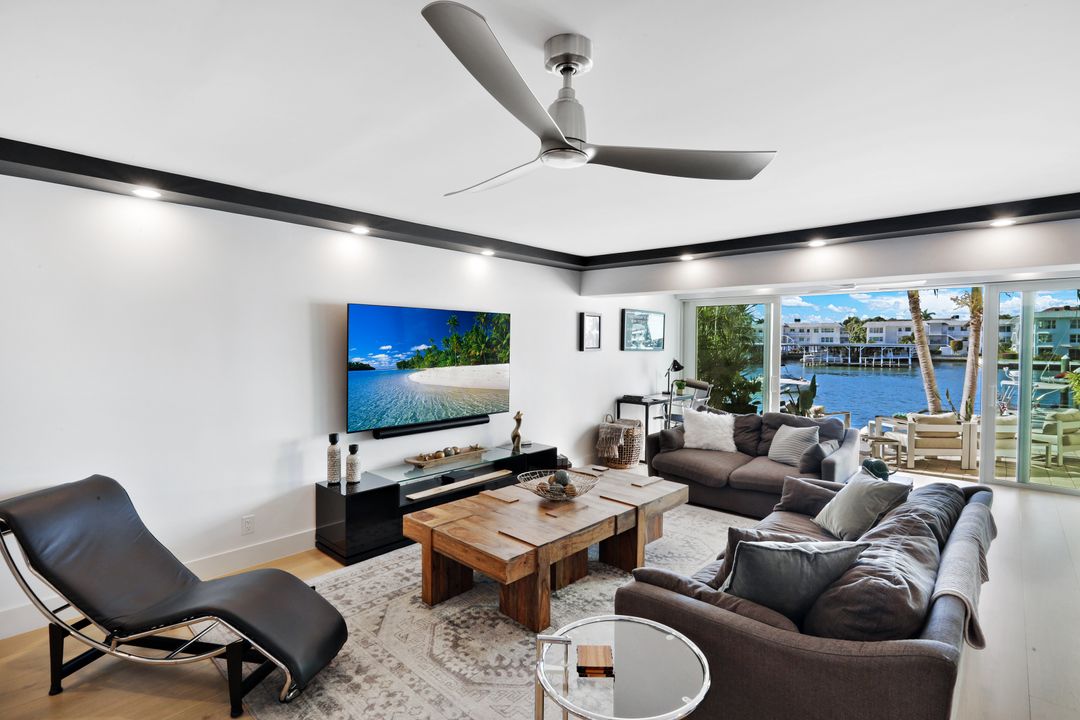 800 River Point Dr #212, Naples, FL 34102