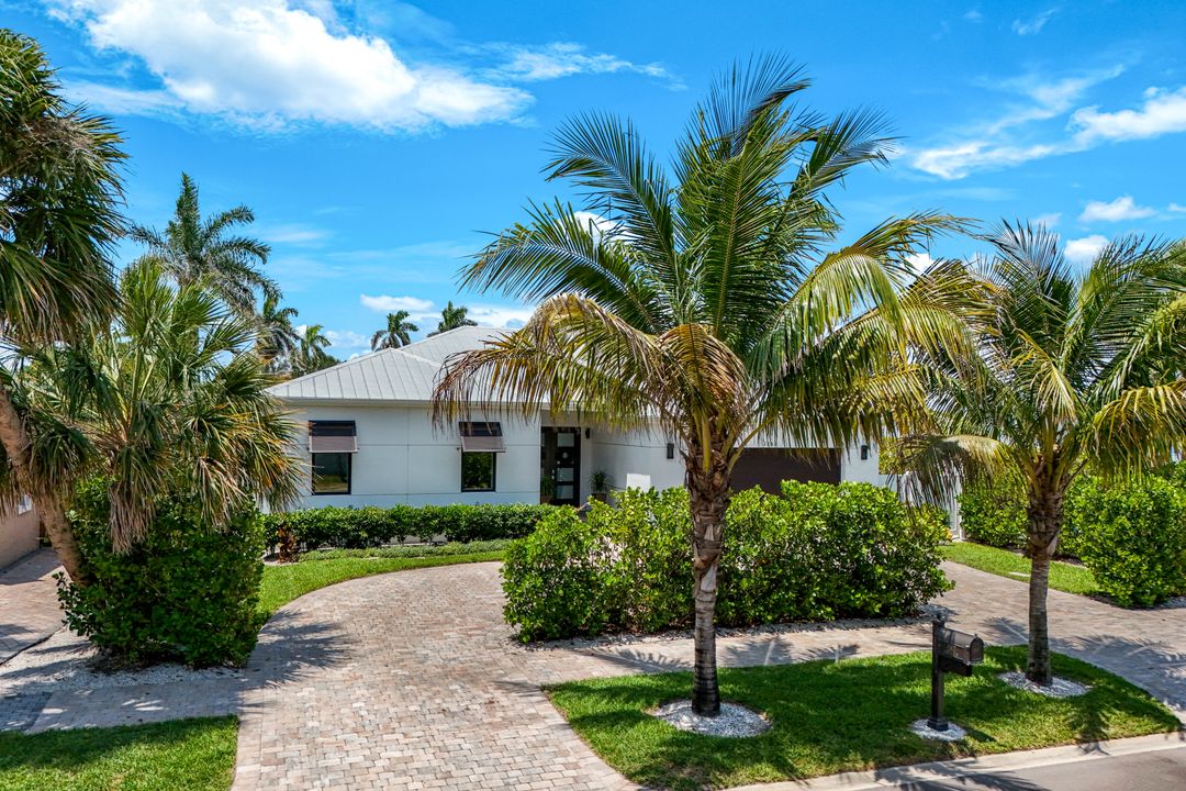 1167 22nd Ave N, Naples, FL 34103