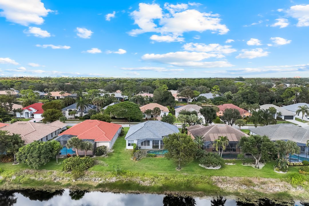 6374 Old Mahogany Ct, Naples, FL 34109