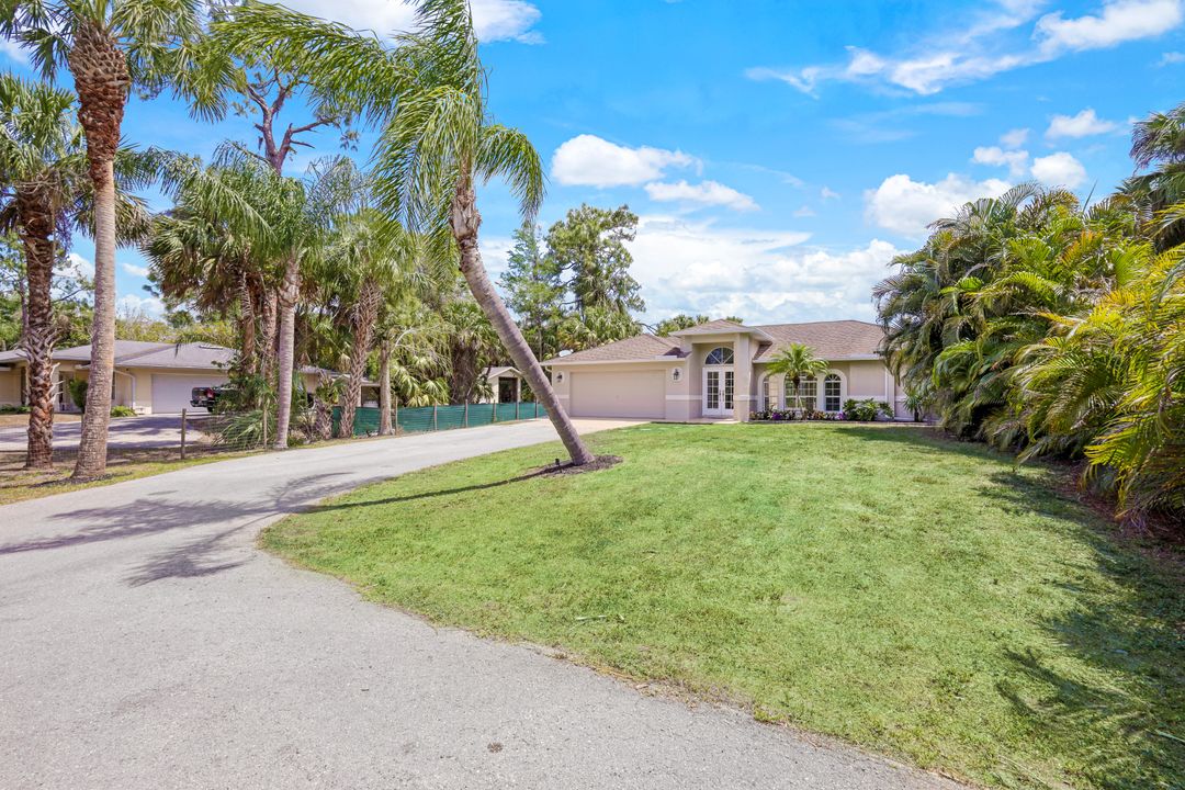 320 19th St NW, Naples, FL 34120