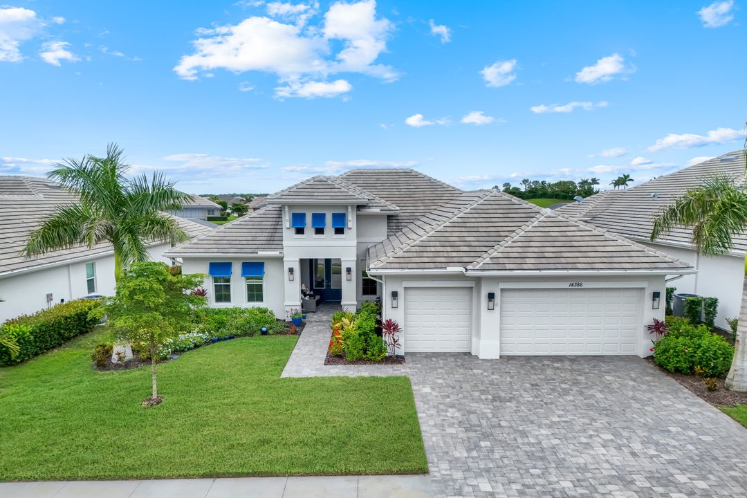 14386 Laguna Spgs Ln, Naples, FL 34114