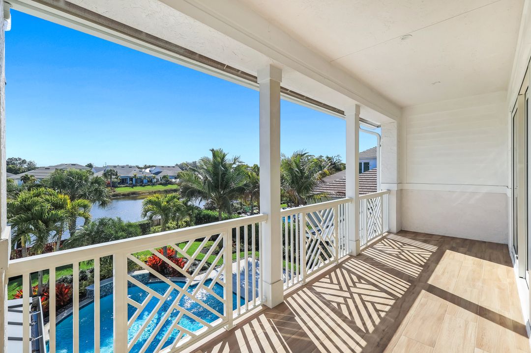 16716 Enclave Cir, Naples, FL 34110