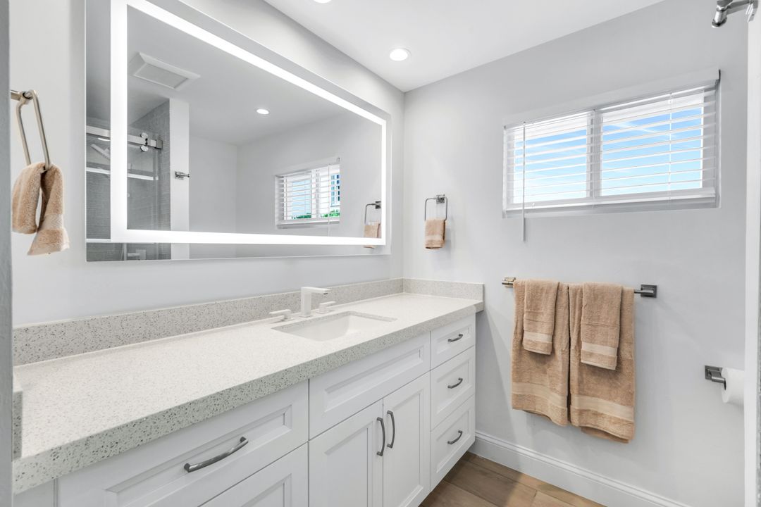 151 Bayview Ave, Naples, FL 34108