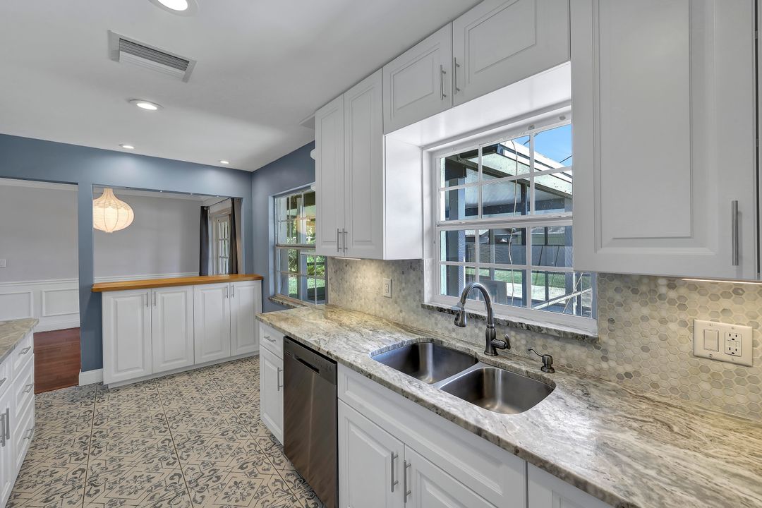 3950 Mohawk Pl, Naples, FL 34112