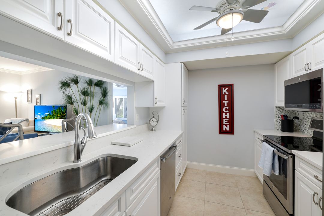 5801 Glencove Dr #503, Naples, FL 34108