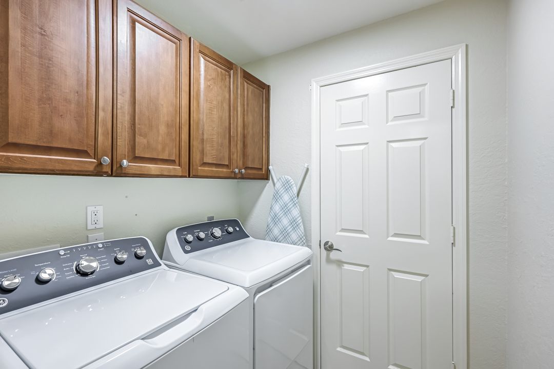 832 Tanbark Dr #104, Naples, FL 34108
