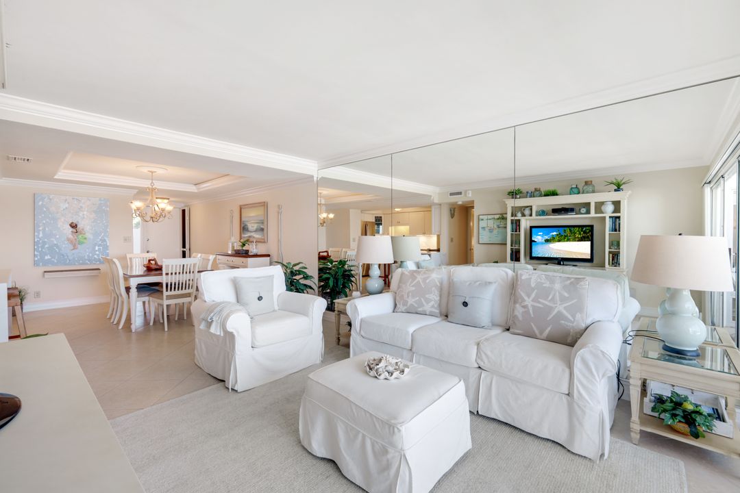 3443 Gulf Shore Blvd N #309, Naples, FL 34103