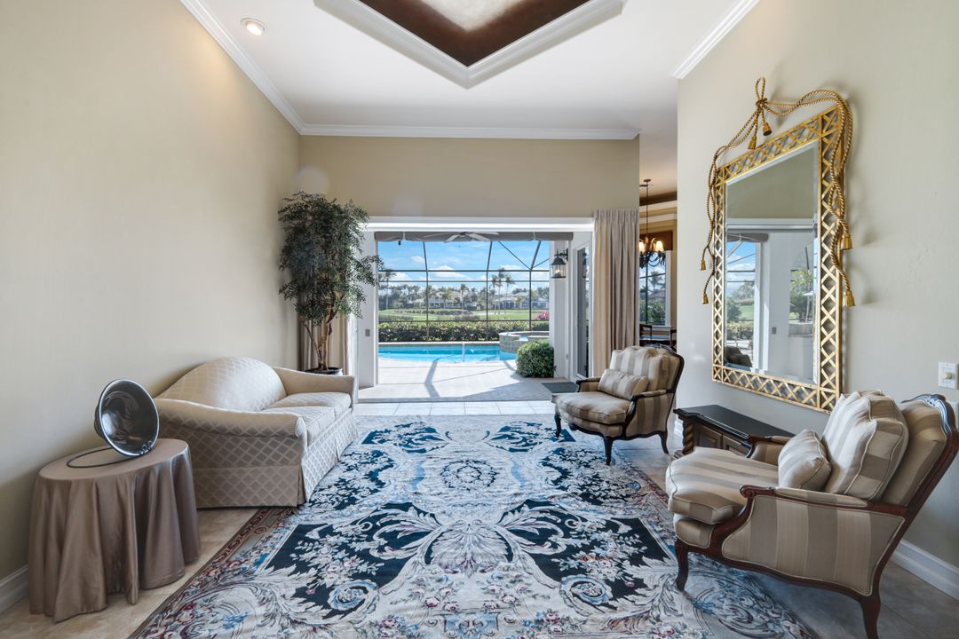 2390 King Palm Way, Naples, FL 34105