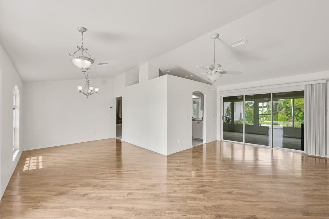 911 SE 20th St, Cape Coral, FL 33990