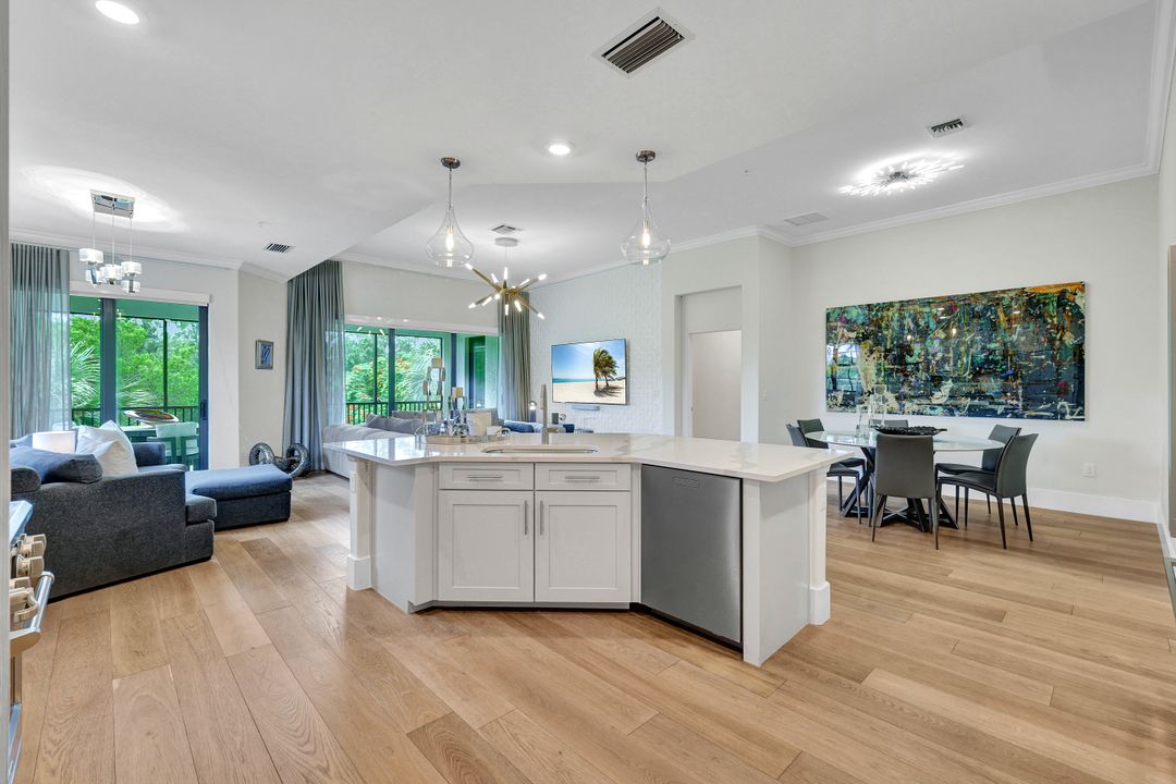 16356 Viansa Wy #9-201, Naples, FL 34110