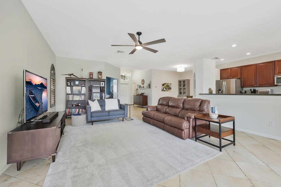 8301 Laurel Lakes Way, Naples, FL 34119