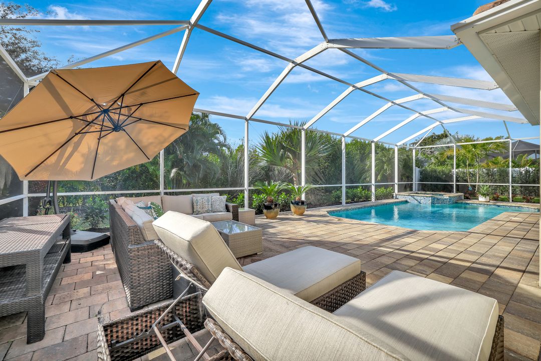 16 Willoughby Dr, Naples, FL 34110