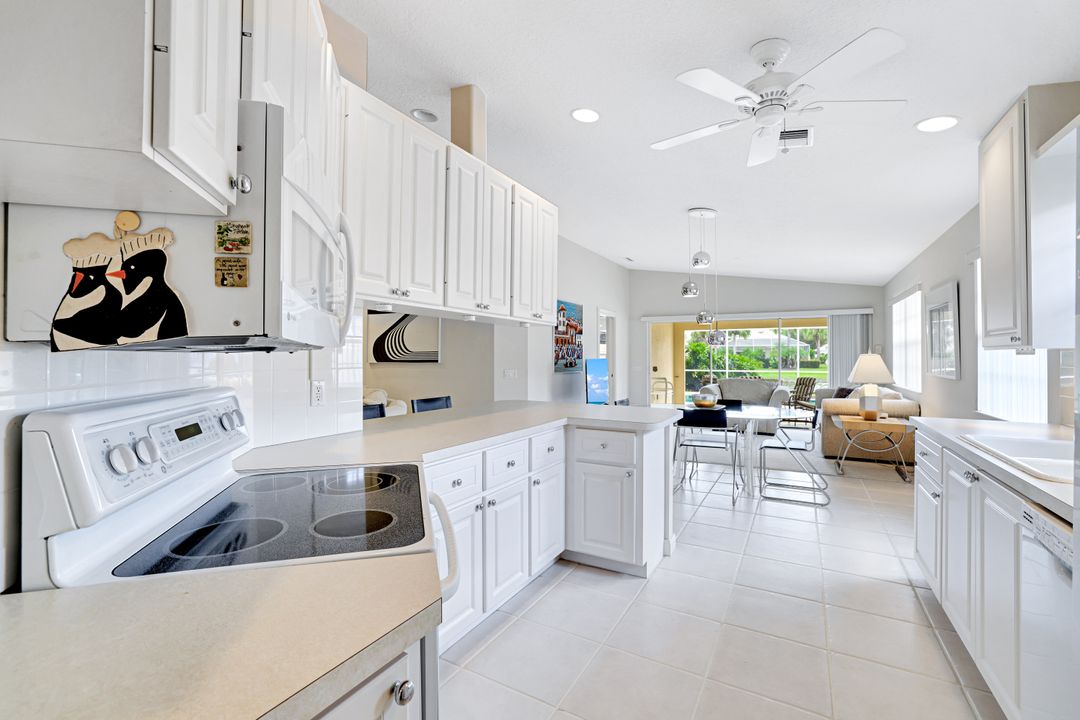 4307 Redonda Ln, Naples, FL 34119