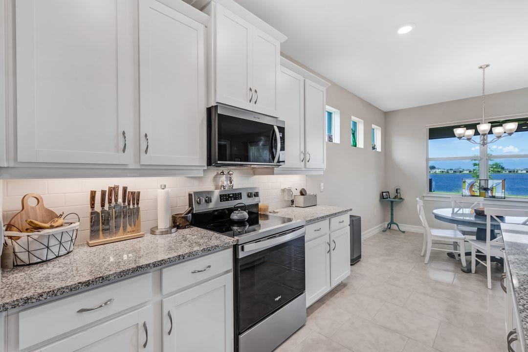 451 Spring Hill Lake Loop, Cape Coral, FL 33993