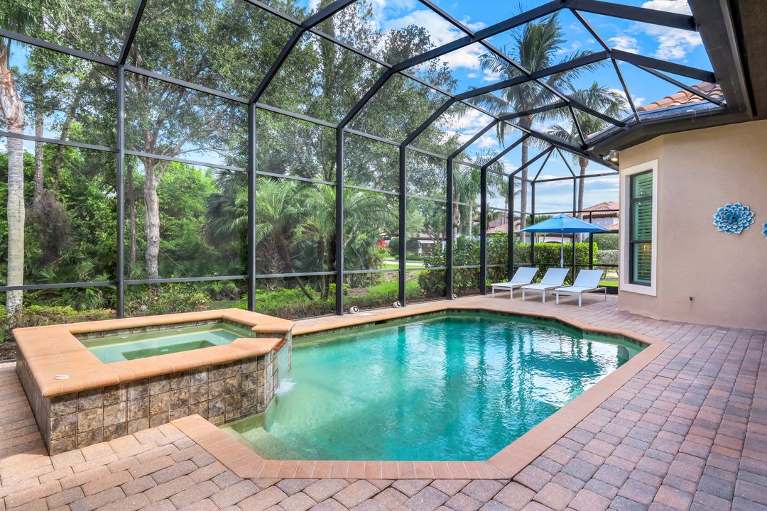 6419 Vivaldi Ct, Naples, FL 34113