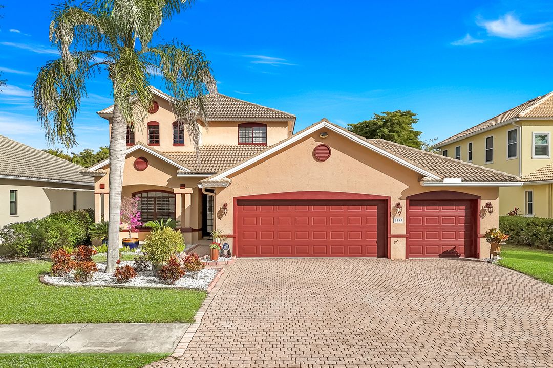8493 Laurel Lakes Blvd, Naples, FL 34119