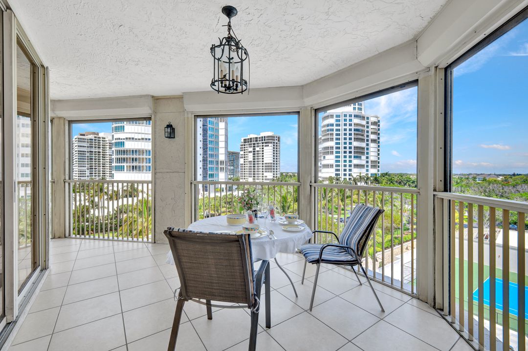 4051 Gulf Shore Blvd N #700, Naples, FL 34103