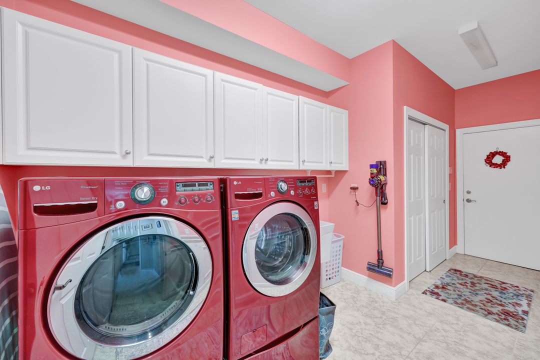 13466 Kent St, Naples, FL 34109