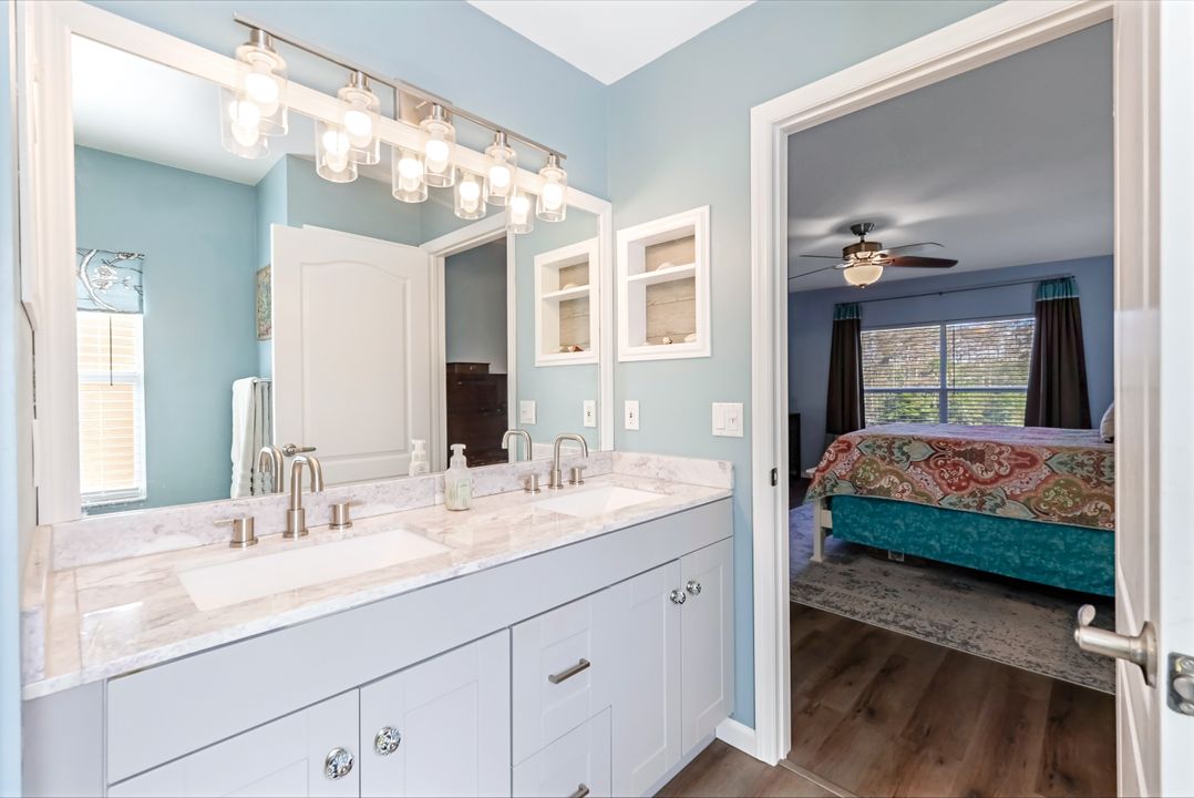 524 Lake Louise Cir #504, Naples, FL 34110