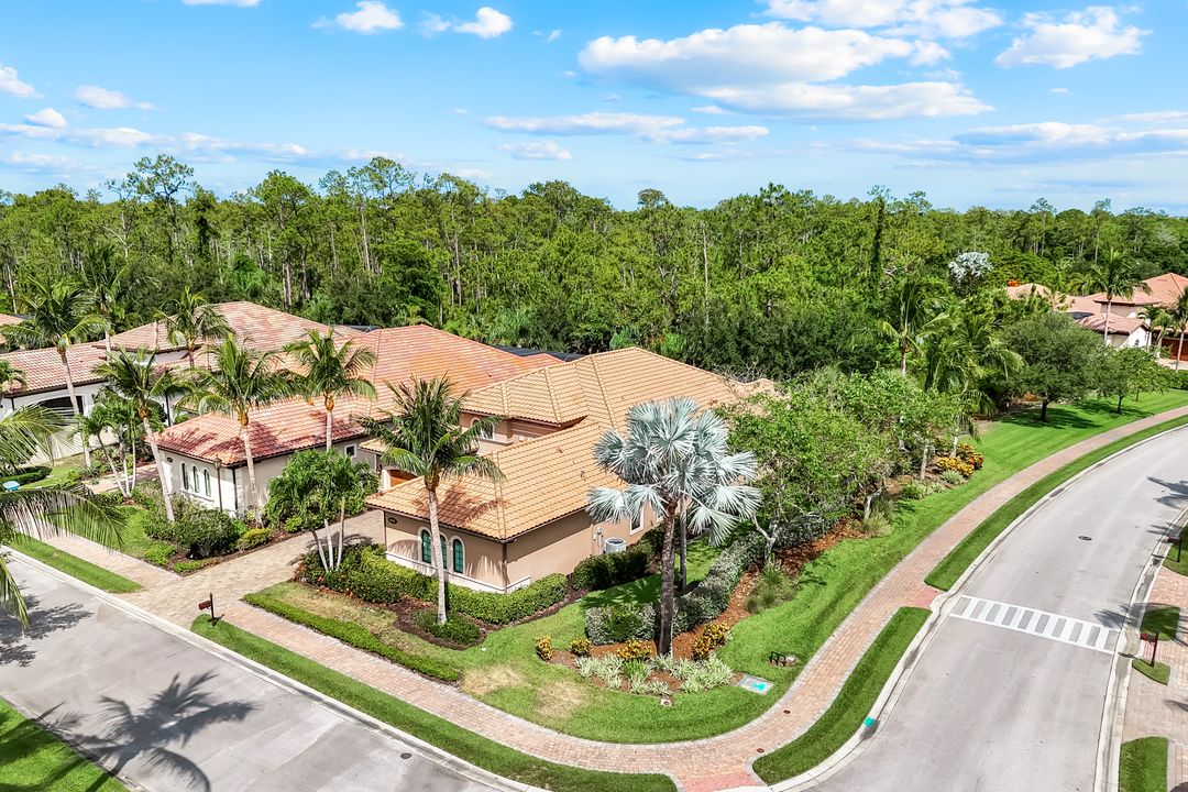 6419 Vivaldi Ct, Naples, FL 34113