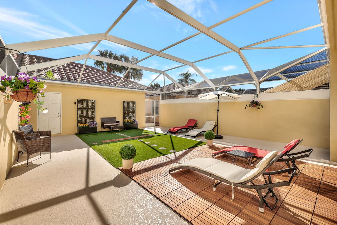 6210 Towncenter Cir, Naples, FL 34119