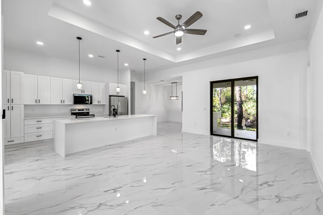 2113 Grayson Ave, Alva, FL 33920