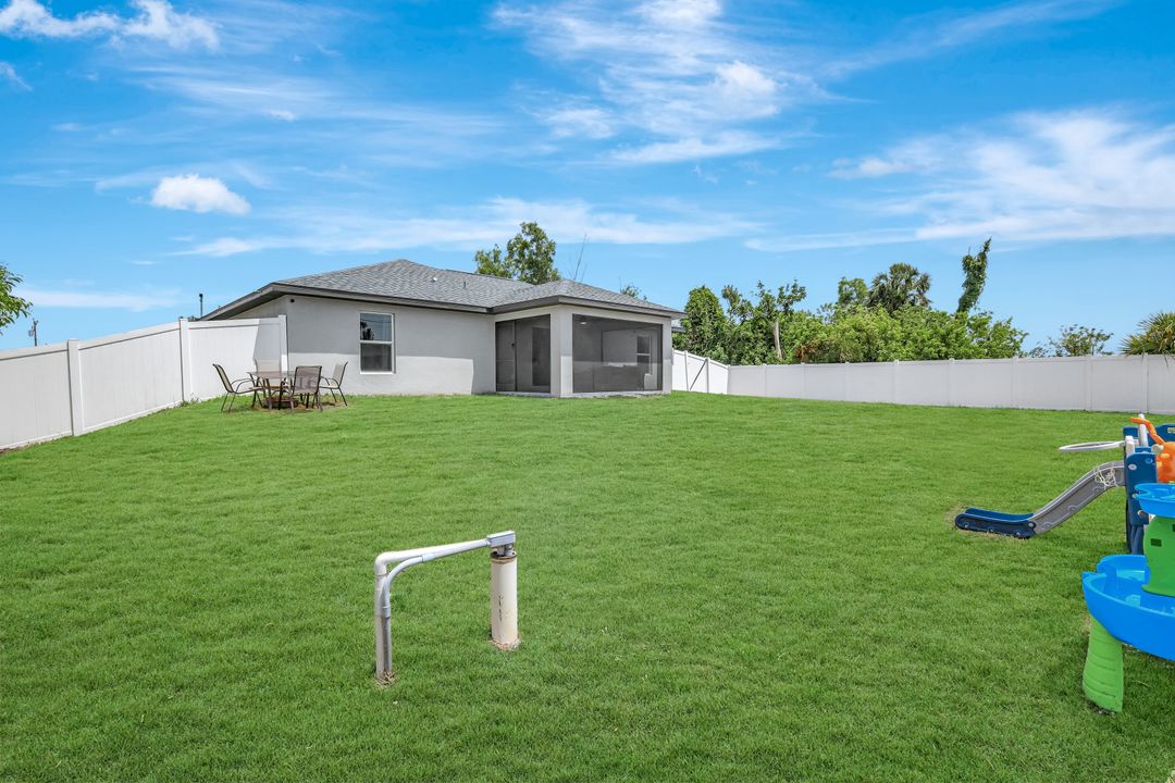 2612 NE 5th Ave, Cape Coral, FL 33909