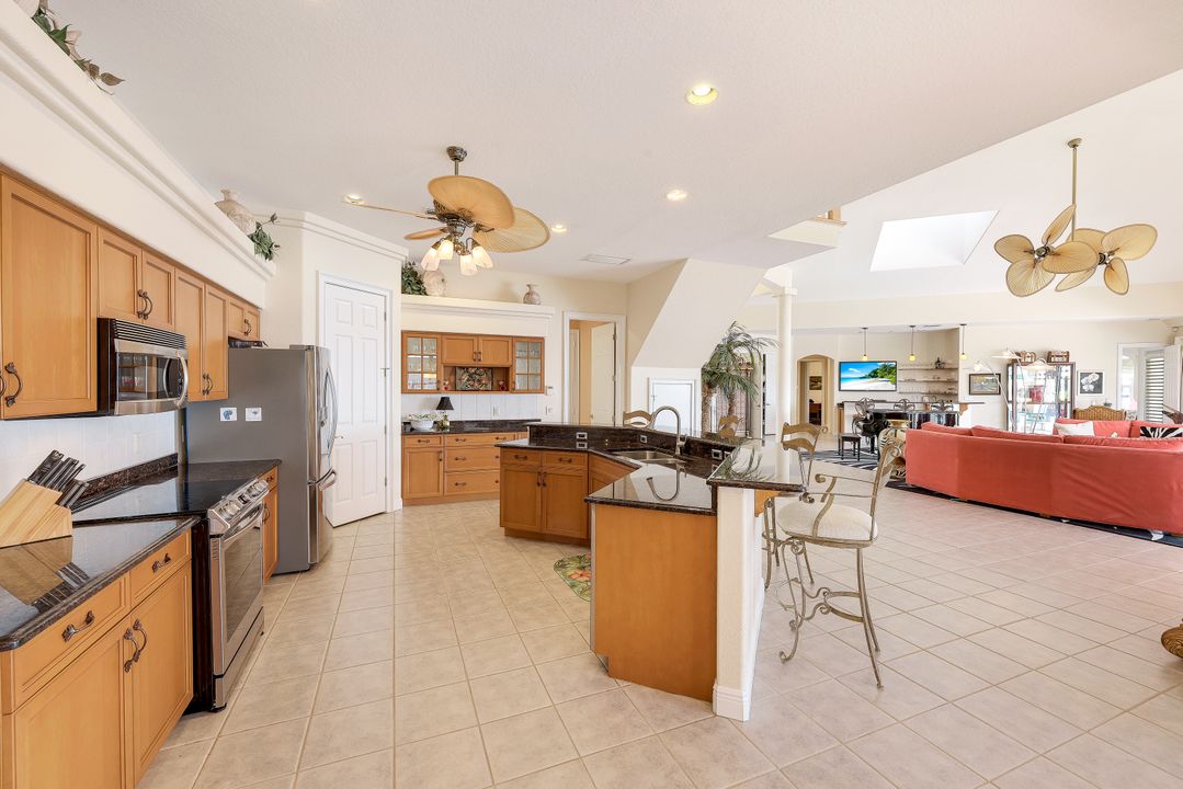 5231 SW 5th Pl, Cape Coral, FL 33914