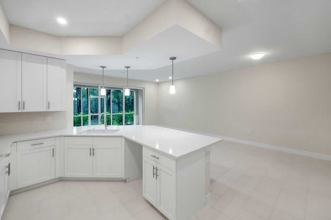 280 Antilles Wy E #101, Naples, FL 34112