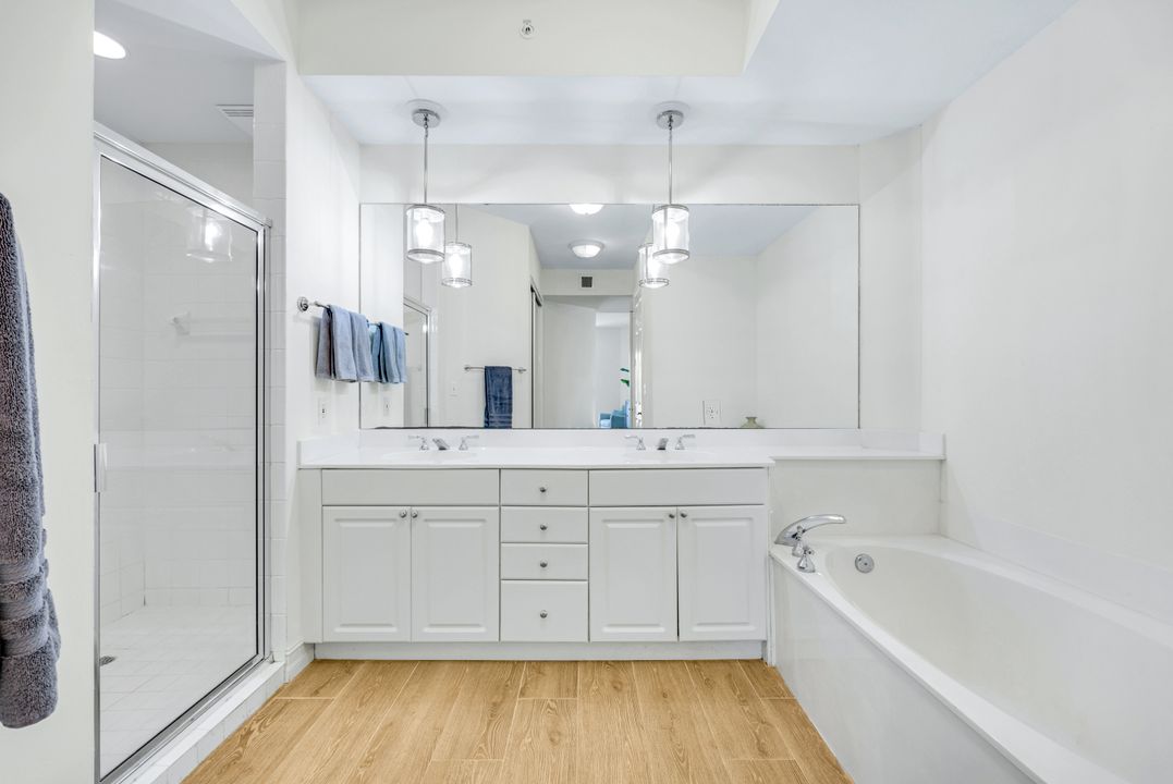 400 Flagship Dr, Naples, FL 34108