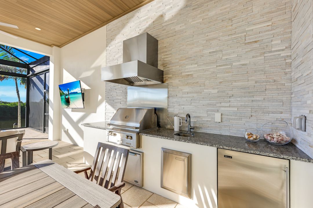 428 SW 39th Ave, Cape Coral, FL 33991