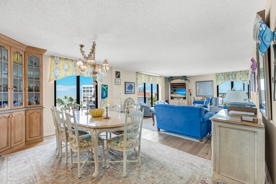 3215 Gulf Shore Blvd N #611, Naples, FL 34103
