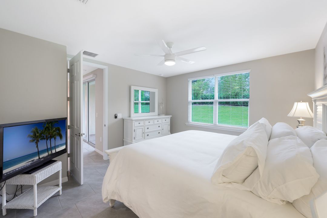 14551 Edgewater Cir, Naples, FL 34114