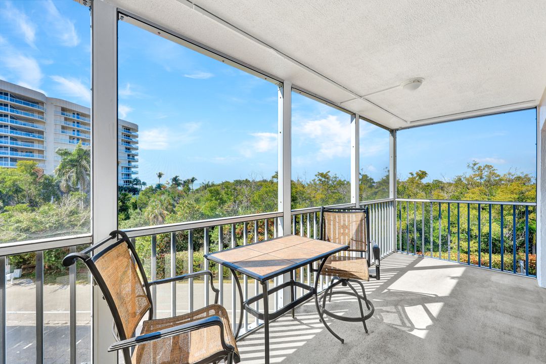 1 Bluebill Ave #409, Naples, FL 34108