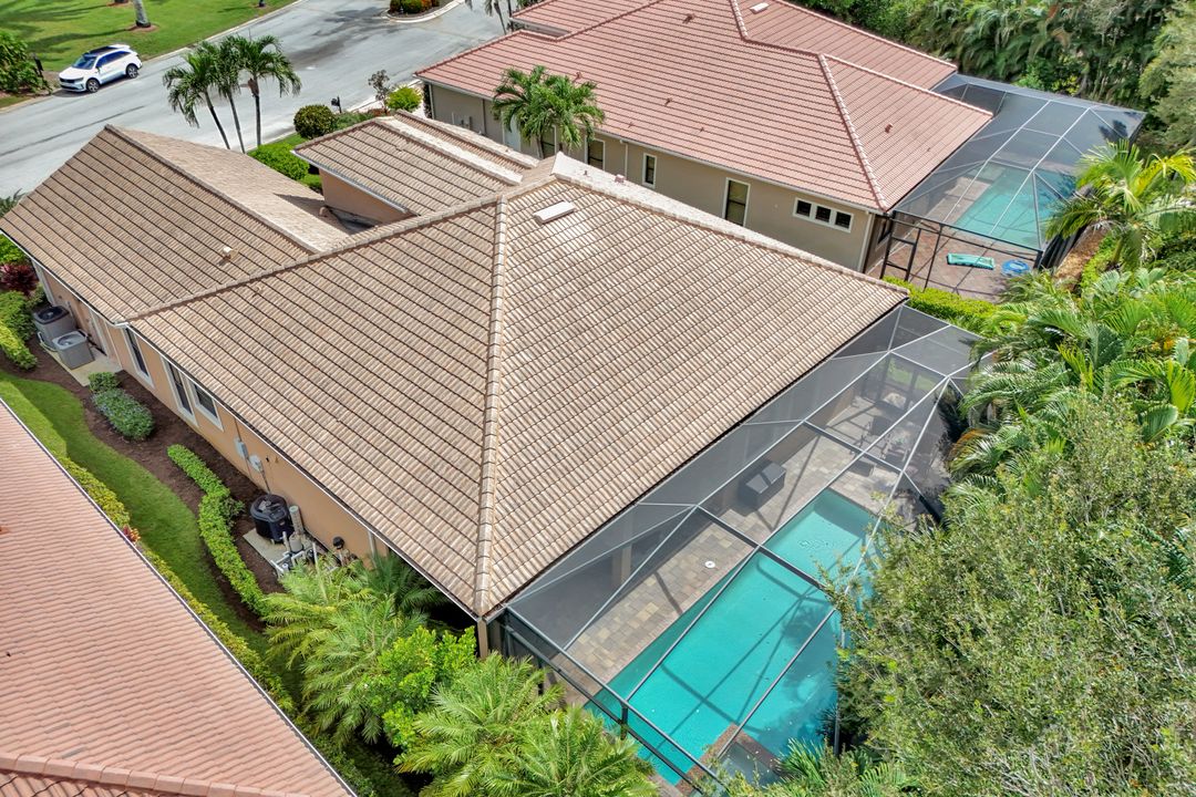 5717 Hammock Isles Dr, Naples, FL 34119