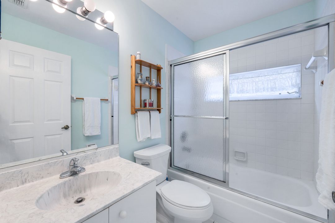 6600 Bishopgate Ln, Naples, FL 34104