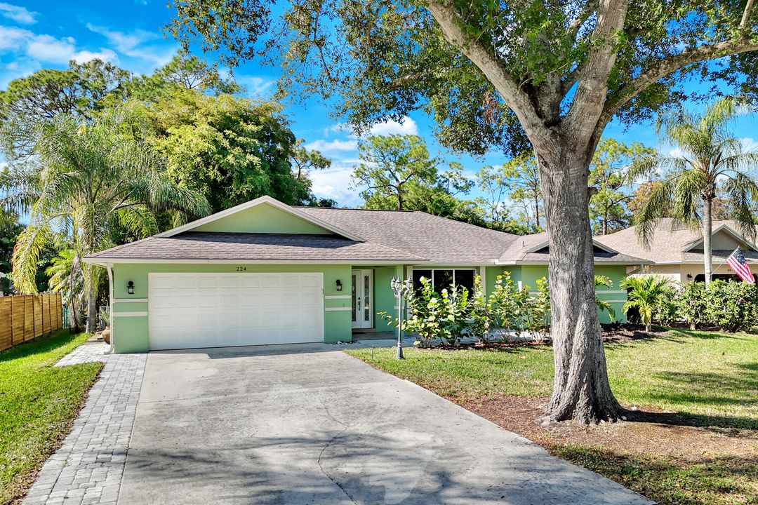244 Channing Ct, Naples, FL 34110