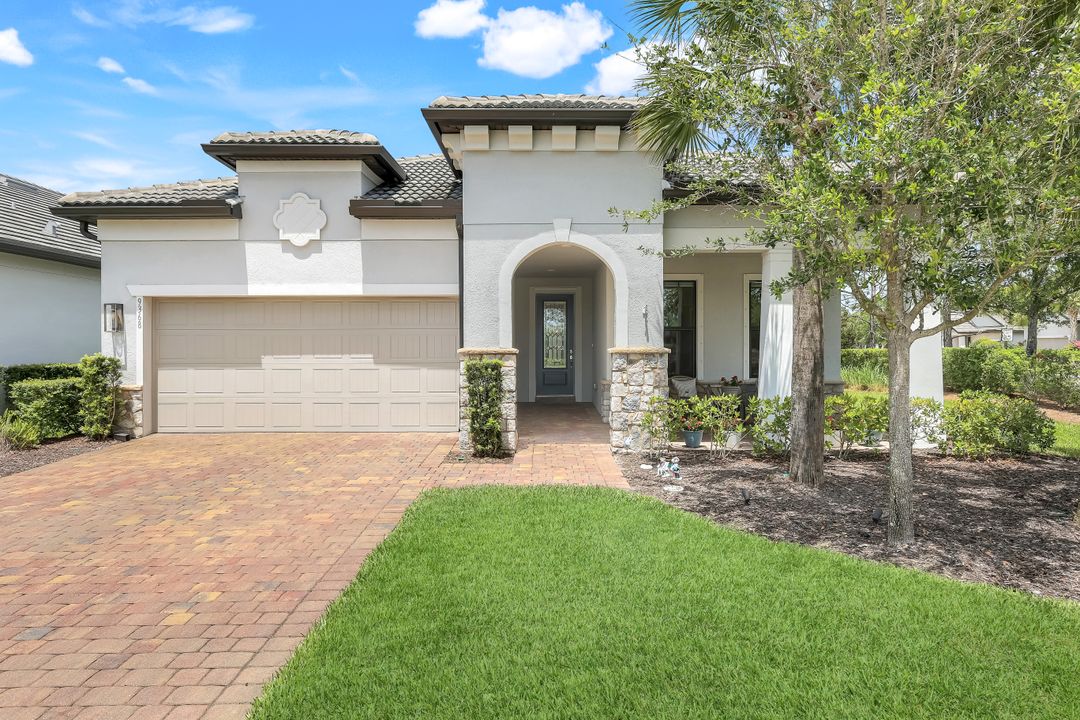 9368 Night Heron Ln, Naples, FL 34120