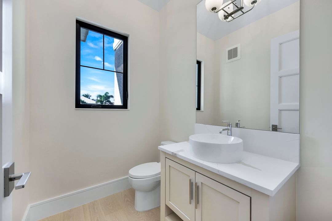 14282 Charthouse Cir, Naples, FL 34114