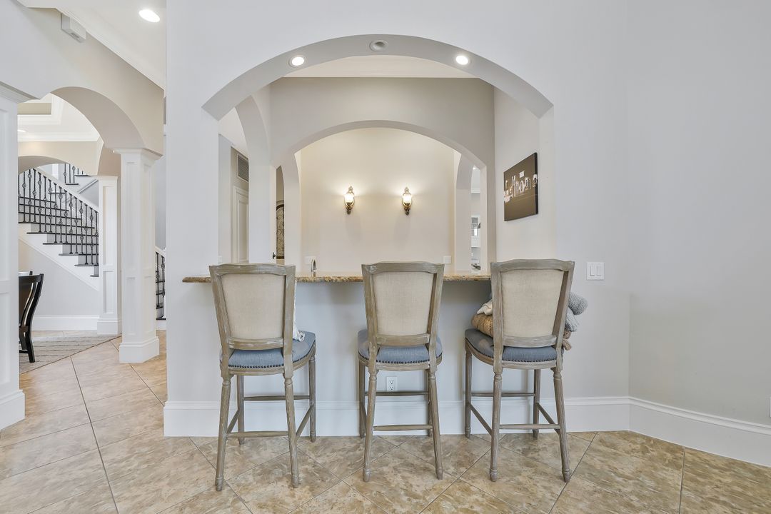 541 Taylor Ct, Marco Island, FL 34145