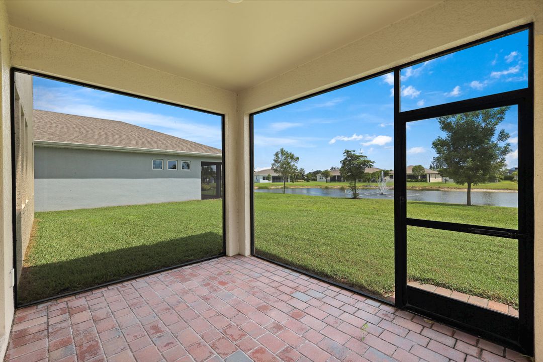 421 Coral Reef Pl, Cape Coral, FL 33993