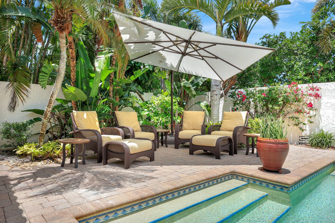 6 Las Brisas Way, Naples, FL 34108