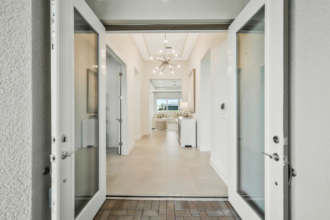 11805 Drake Ln, Naples, FL 34120