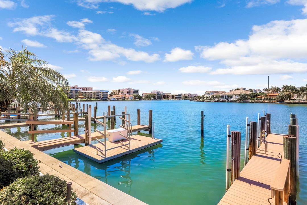 333 Harbour Dr #201, Naples, FL 34103