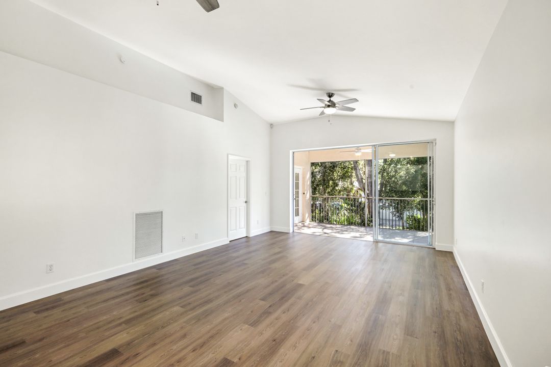 675 Wiggins Lake Dr #202, Naples, FL 34110