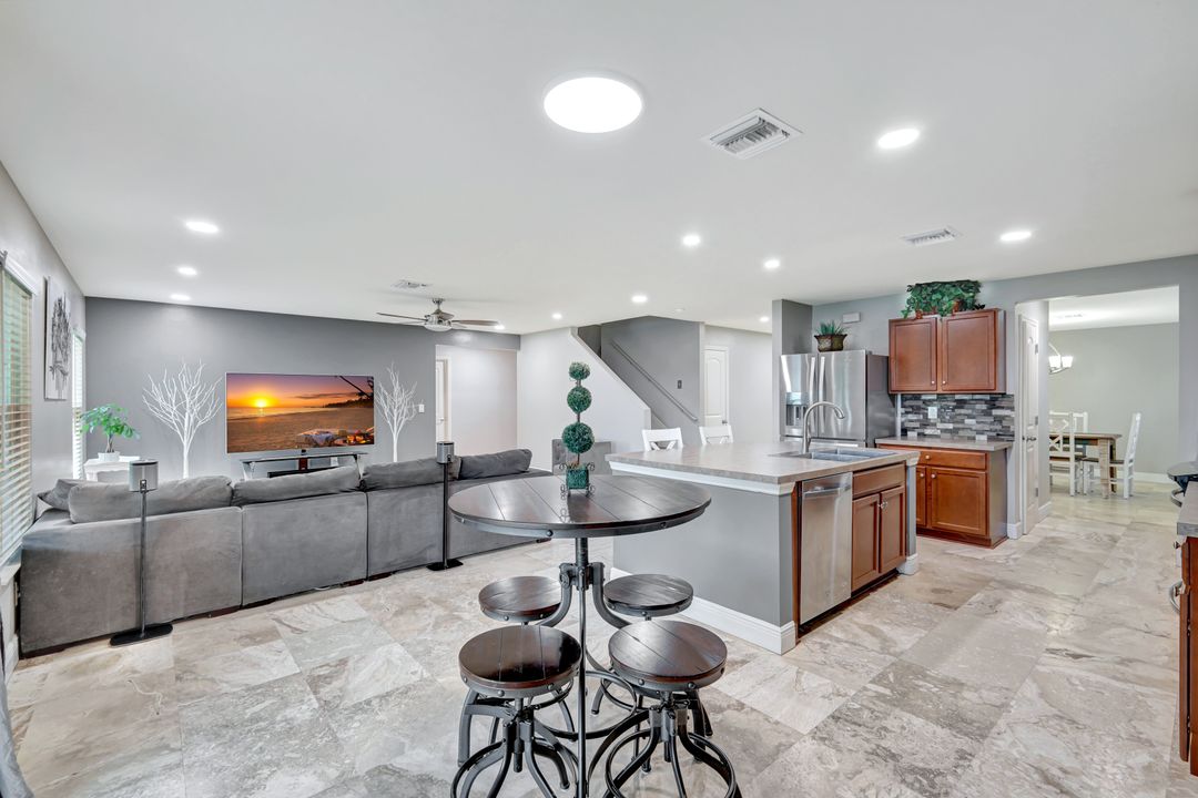 10337 Canal Brook Ln, Lehigh Acres, FL 33936